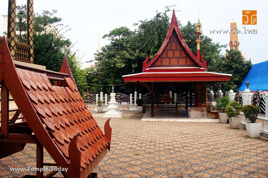 วัดศรัทธาธรรม (Wat Sattha Tham) ตั้งอยู่เลขที่ 247 หมู่ 1 ตำบลบางจะเกร็ง เมืองสมุทรสงคราม จังหวัดสมุทรสงคราม 75000