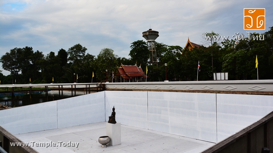 วัดศรีเมือง (Wat Si Muang) ตั้งอยู่ที่ 1/2 หมู่ 3 ตำบลท่าทราย อำเภอเมือง จังหวัดสมุทรสาคร 74000