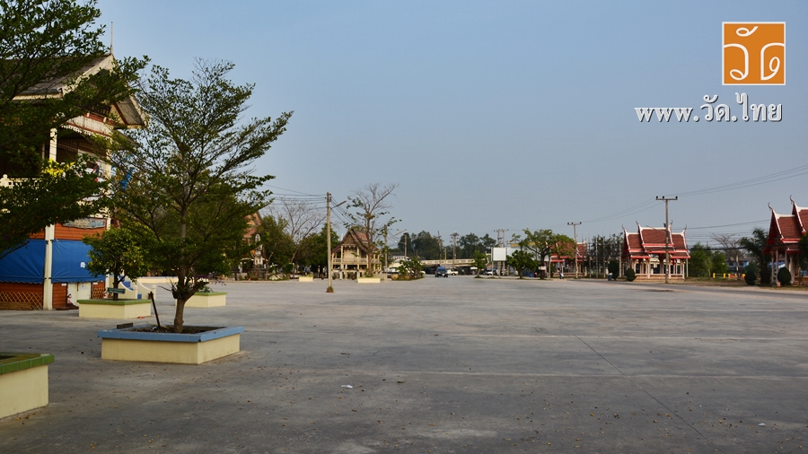 วัดใหญ่บ้านบ่อ (Wat Yai Ban Bo) ตั้งอยู่เลขที่ 1 หมู่ที่ 3 ตำบลบ้านบ่อ อำเภอเมืองสมุทรสาคร จังหวัดสมุทรสาคร 74000
