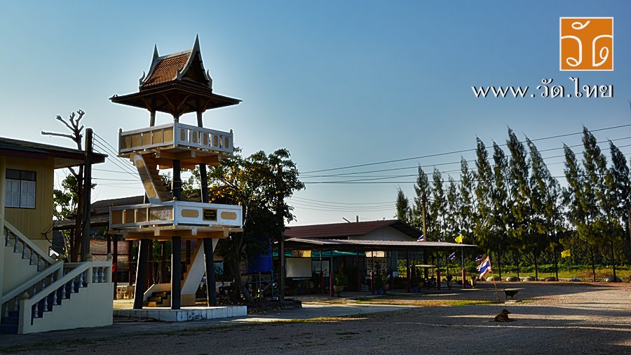 วัดเจ็ดโคกวนาราม (Wat Chet Khok) ตั้งอยู่เลขที่ 141 หมู่ที่ 3 ตำบลบางหญ้าแพรก อำเภอเมืองสมุทรสาคร จังหวัดสมุทรสาคร 74000