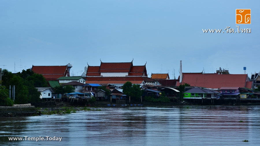 วัดเพชรสมุทรวรวิหาร (Wat Phet Samut Worawihan) พระอารามหลวง ตั้งอยู่ที่ ตำบลแม่กลอง อำเภอเมืองสมุทรสงคราม จังหวัดสมุทรสงคราม 75000