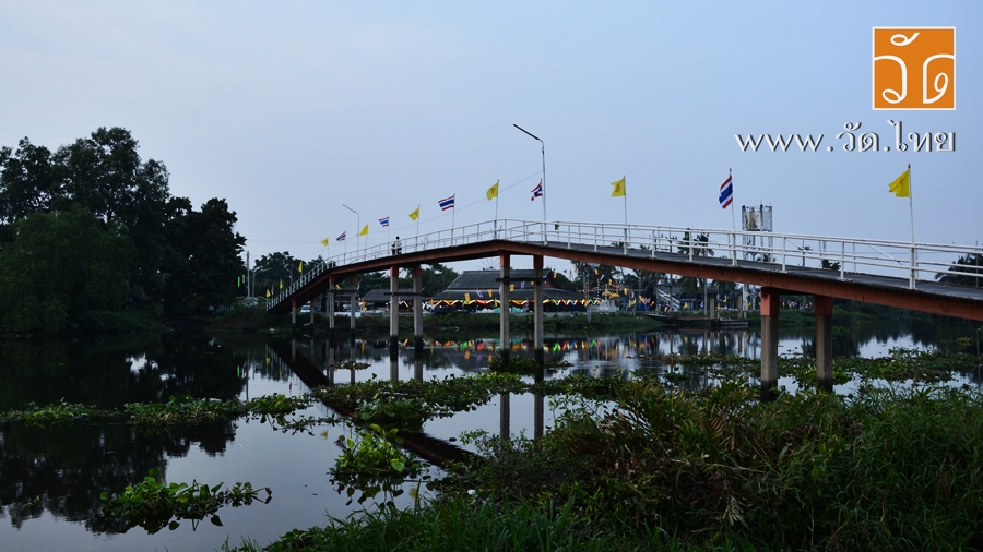 วัดใต้บ้านบ่อ (Wat Tai Ban Bo) ตั้งอยู่เลขที่ 1 หมู่ที่ 1 ตำบลบ้านบ่อ อำเภอเมืองสมุทรสาคร จังหวัดสมุทรสาคร 74000