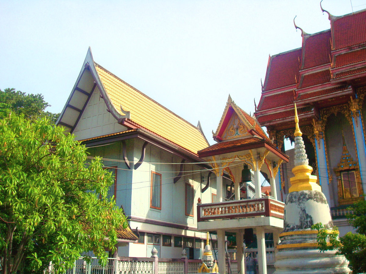 วัดสระบัว (Wat Sa Bua) 2 พระราม 1 แขวงรองเมือง เขตปทุมวัน กรุงเทพมหานคร 10330