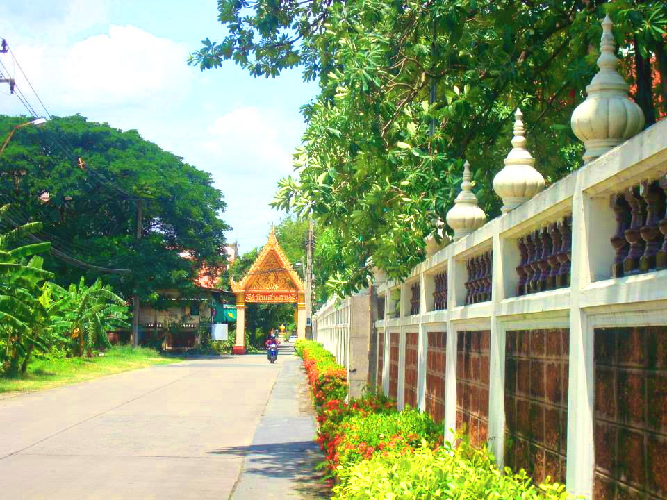 วัดแสนสุข (Wat Saen Sook) แขวงมีนบุรี เขตมีนบุรี กรุงเทพมหานคร 10510