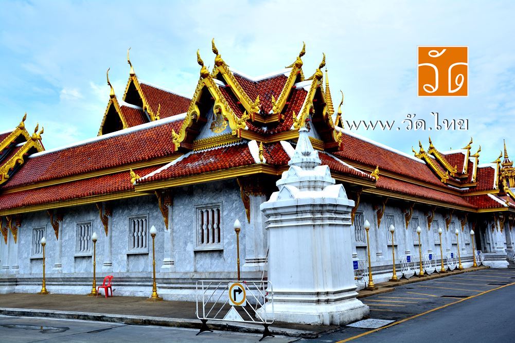 วัดตรีทศเทพ วรวิหาร (Wat Tri Thotsathep) ถนนประชาธิปไตย แขวงบ้านพานถม เขตพระนคร กรุงเทพมหานคร 10200