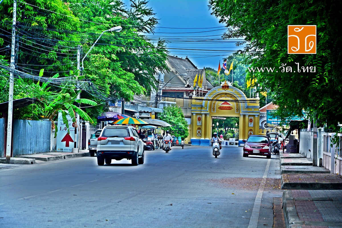 วัดศรีสุริยวงศ์ (Wat Si Suriyawong) ถนนอัมรินทร์ ตำบลหน้าเมือง อำเภอเมืองราชบุรี จังหวัดราชบุรี 70000