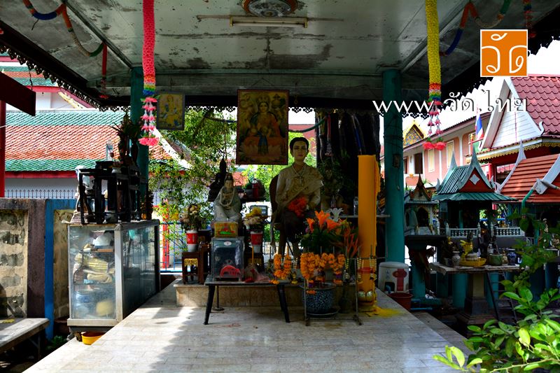 ตำหนักเจ้าจอมสุดา ณ วัดจอมสุดาราม (วัดไพรงาม) [ Wat Chomsudaram ] ถนนนครไชยศรี แขวงถนนนครไชยศรี เขตดุสิต จังหวัดกรุงเทพมหานคร 10300