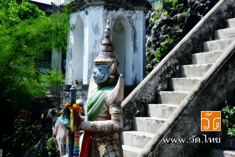 บันไดยักษ์ ทางขึ้นเขามอ วัดราชคฤห์วรวิหาร [วัดมอญ] (Wat Rajkrueh) ตั้งอยู่เลขที่ 434 ถนนเทอดไท แขวงบ