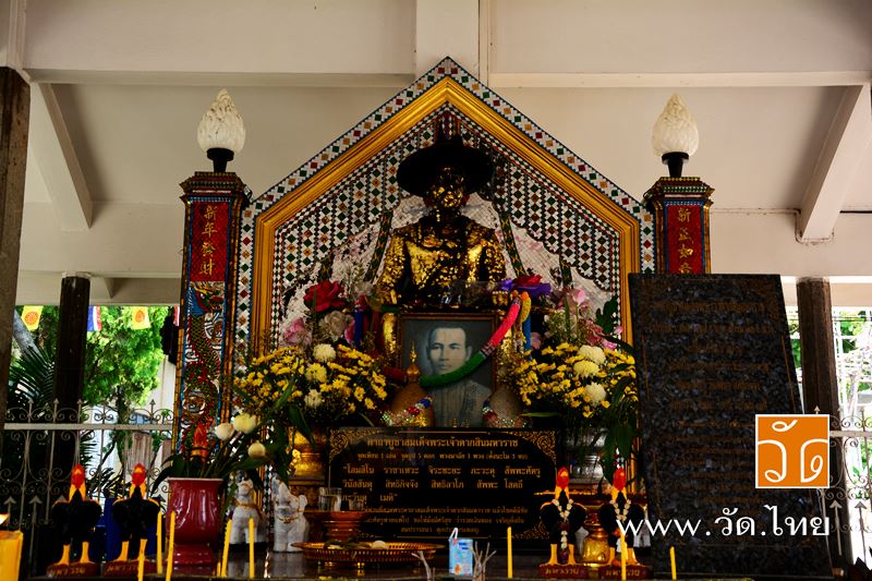 สมเด็จพระเจ้าตากสินมหาราช วัดประดู่ฉิมพลี (Wat Pradoo ChimPhli) 168 ถนนเพชรเกษม ซอยเพชรเกษม 15 แขวงว