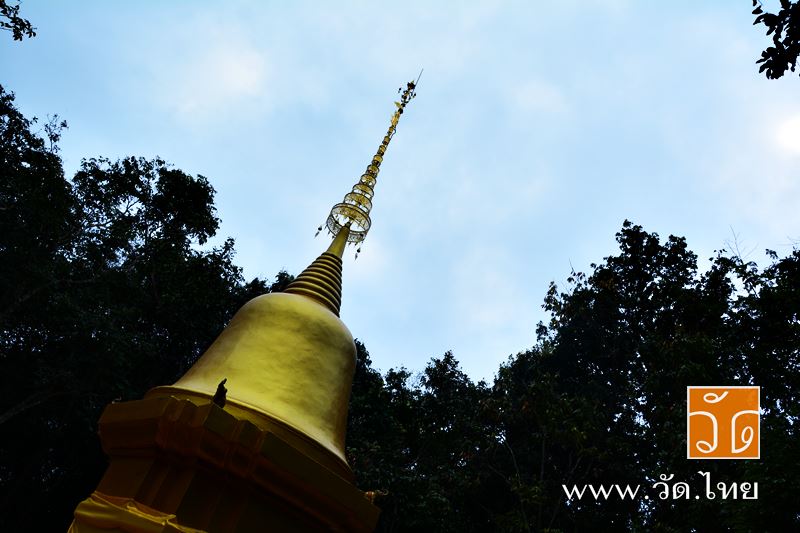 เจดีย์พระธาตุ พระเจดีย์ศรีป่าแป๋ ณ วัดดอยป่าแป๋ (Wat Doi PaPae) ตำบลป่าพลู อำเภอบ้านโฮ่ง จังหวัดลำพู