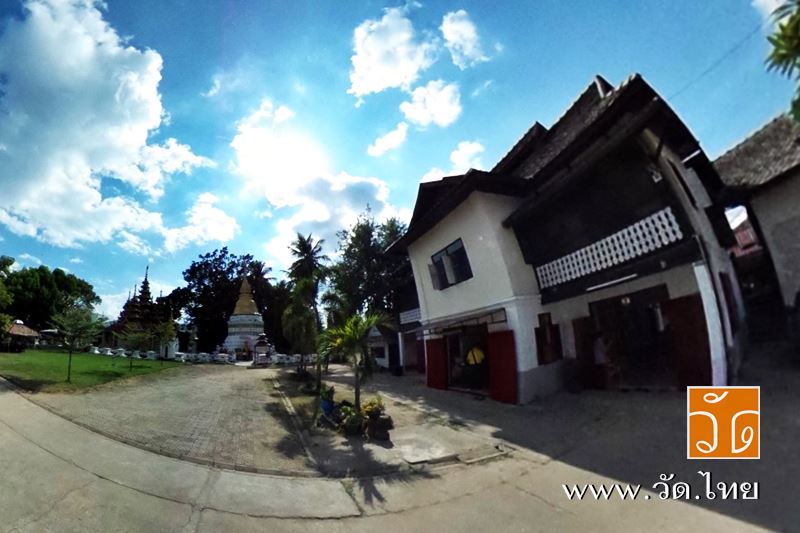 วัดศรีชุม (Wat SriChum) วัดพม่า ตั้งอยู่เลขที่ 198 ถนนทิพย์วรรณ ถนนศรีชุม-แม่ทะ บ้านศรีชุม ตำบลสวนดอ