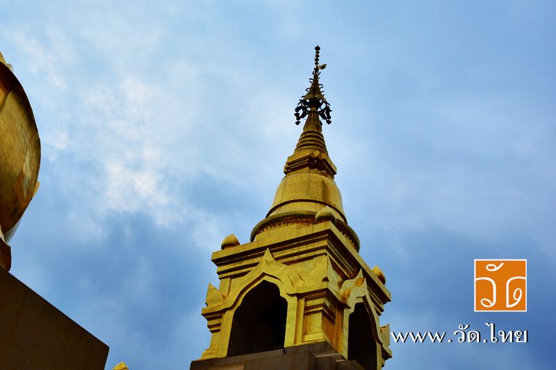 พระมหาธาตุเจดีย์ศรีเวียงชัย (Mahathat Chedi Sriviangchai) ตั้งอยู่ที่ หมู่ 8 ตำบลนาทราย อำเภอลี้ จัง