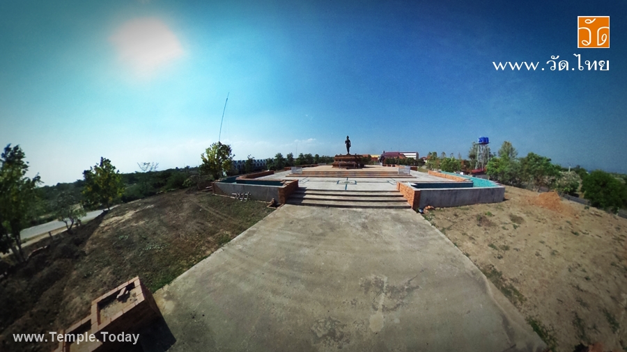 อนุสาวรีย์พระแม่เจ้าจามเทวี (Queen Chamdhevi Monument) ตำบลลำปางหลวง อำเภอเกาะคา จังหวัดลำปาง 52130