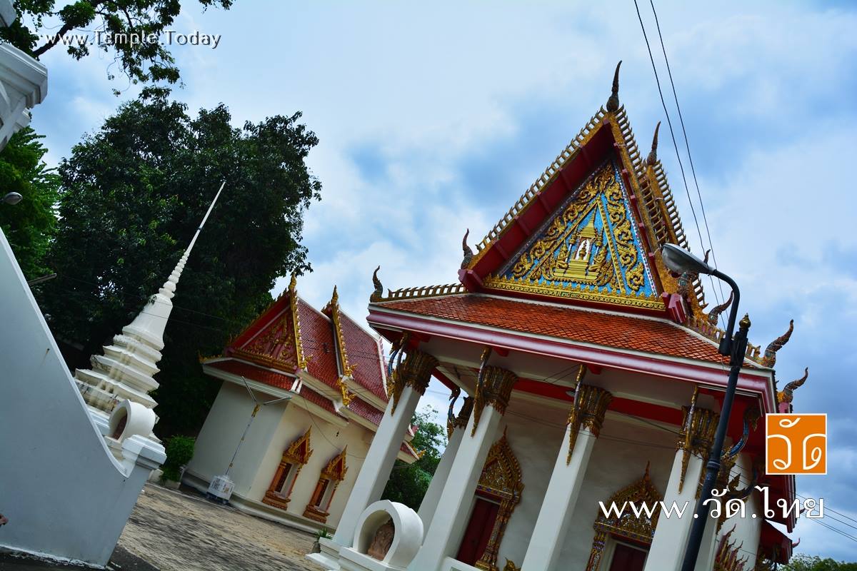 วัดอัมพวา (Wat Amphawa) ถนนอิสรภาพ 37 และถนนจรัญสนิทวงศ์ 22 แขวงบ้านช่างหล่อ เขตบางกอกน้อย กรุงเทพมหานคร 10700