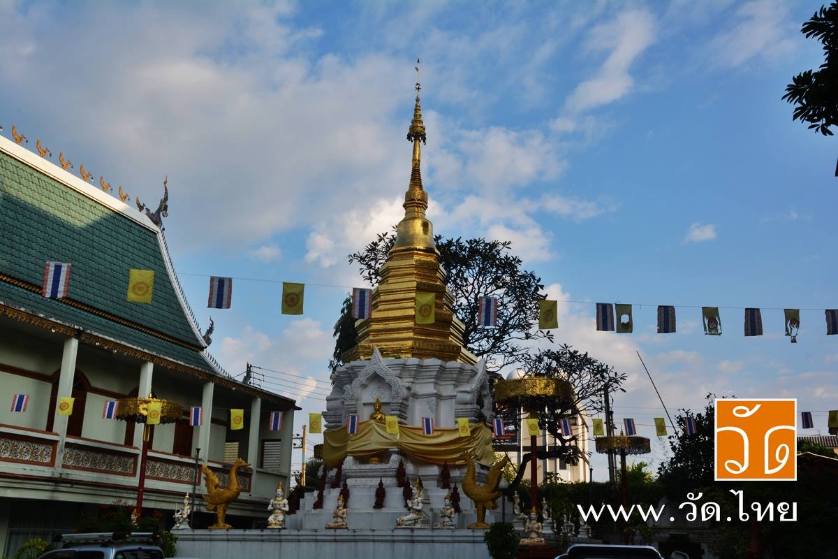 วัดลอยเคราะห์ (Wat Loi Khro) ตั้งอยู่เลขที่ 65 ถนนลอยเคราะห์ ตำบลช้างคลาน อำเภอเมืองเชียงใหม่ จังหวัดเชียงใหม่ 50100